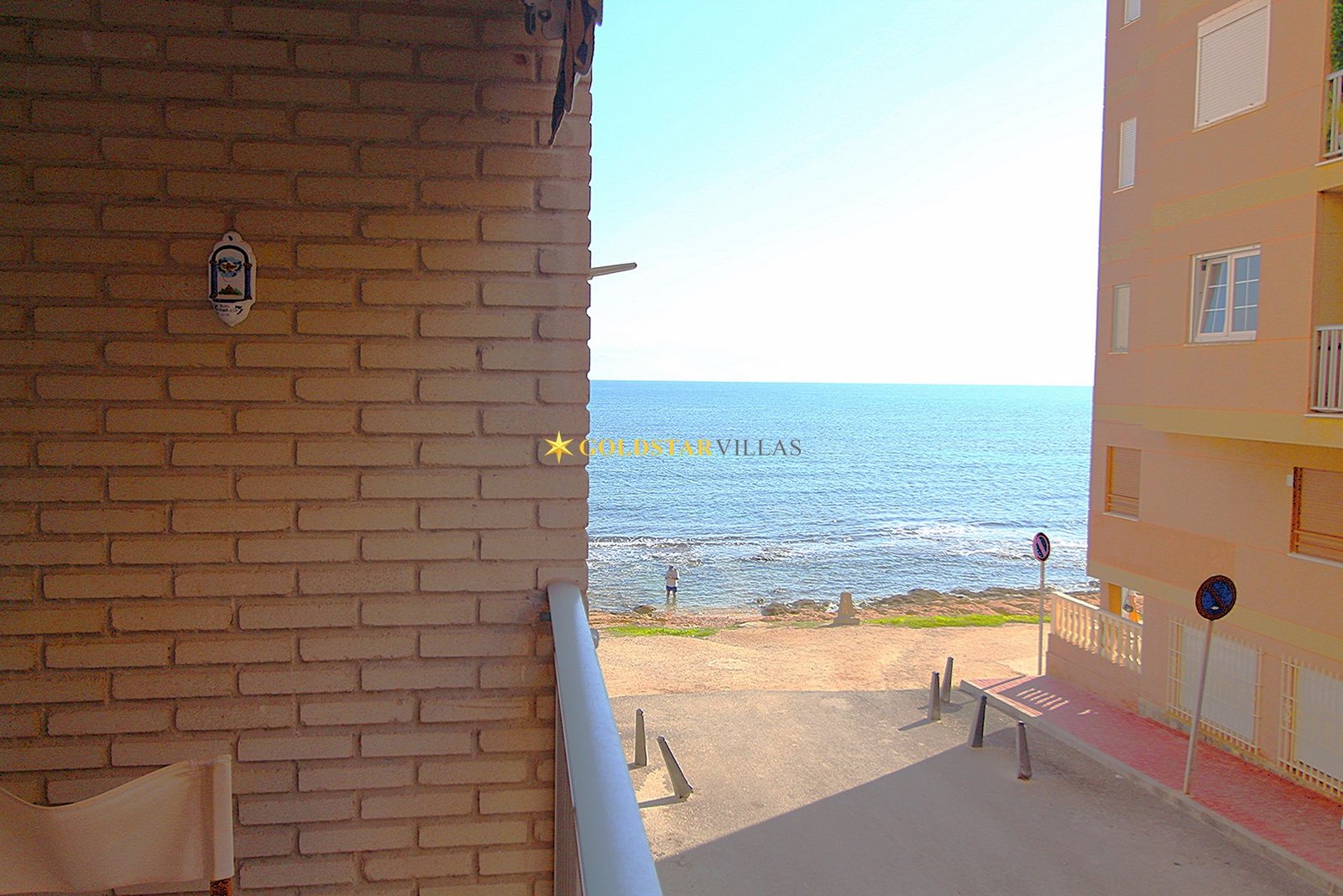 Apartment on the seafront