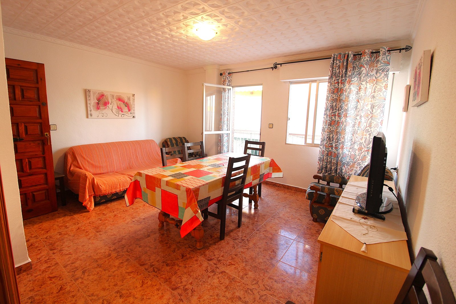 Very spacious Apartment by the sea