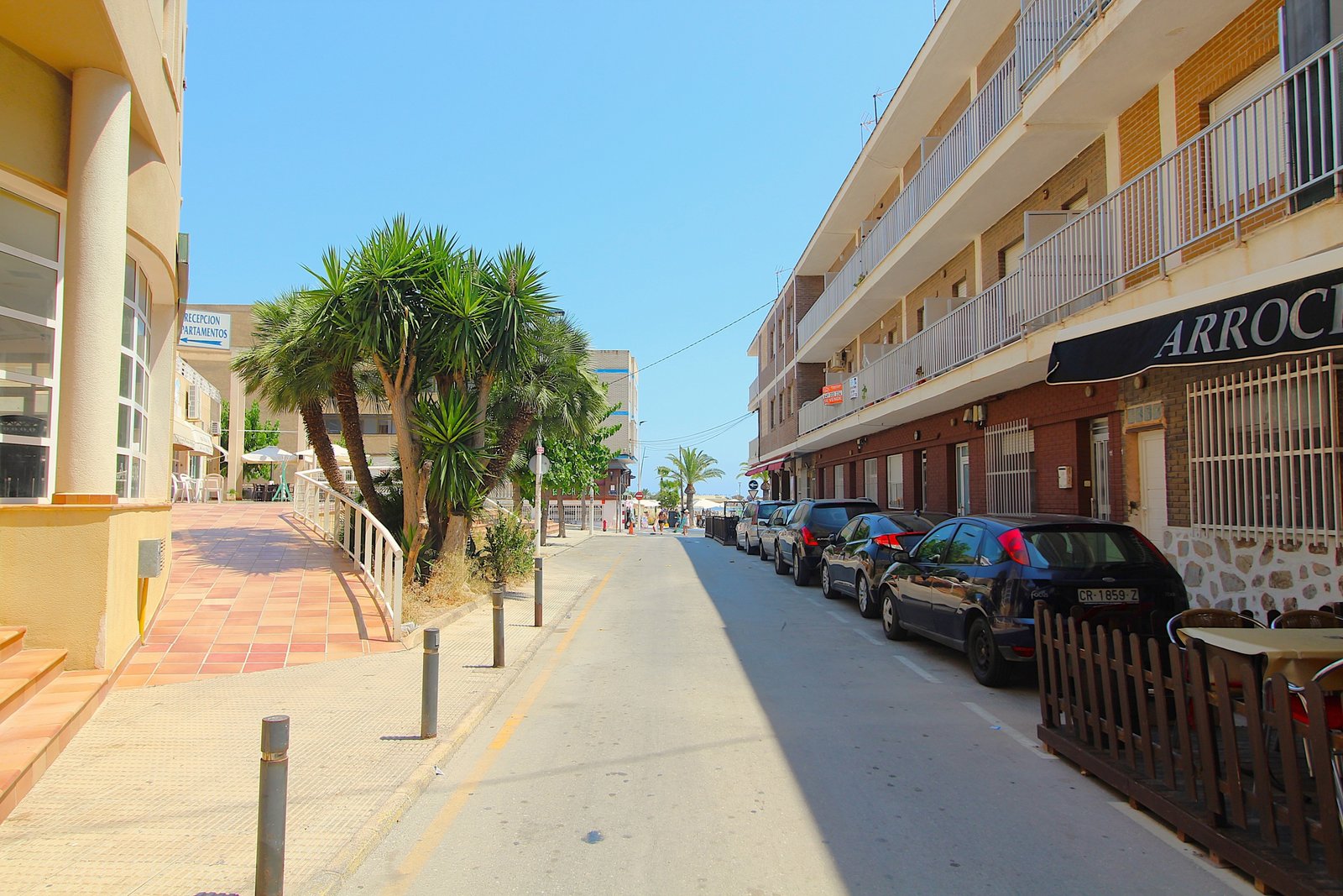 Very spacious Apartment by the sea