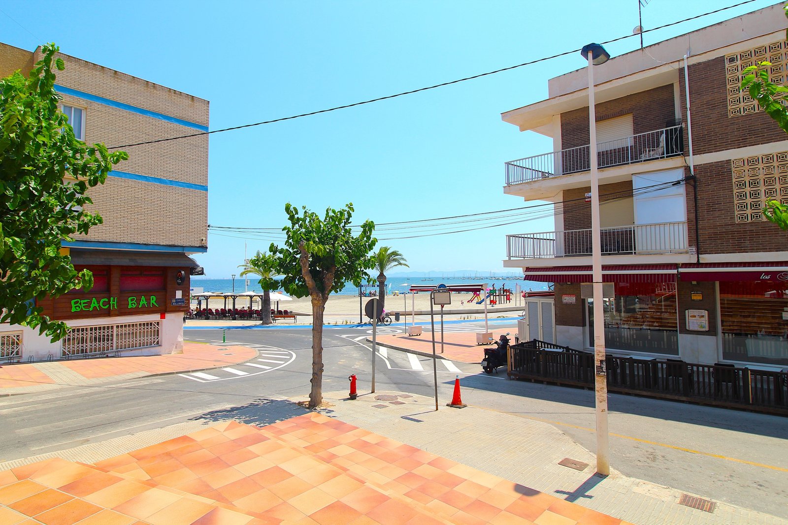 Very spacious Apartment by the sea