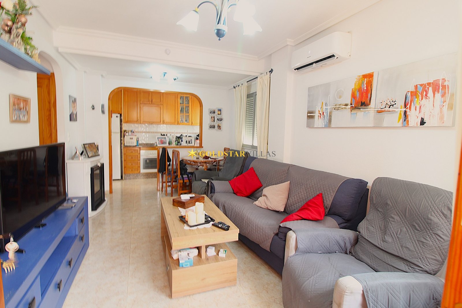 Three floor corner townhouse