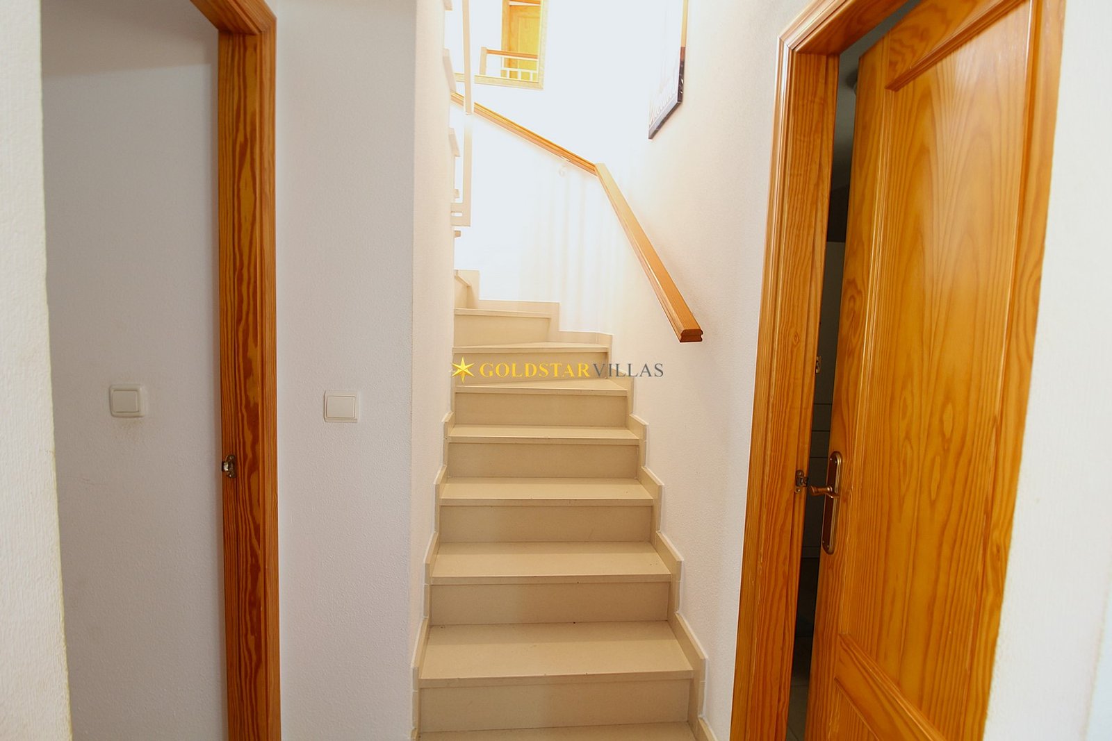 Three floor corner townhouse