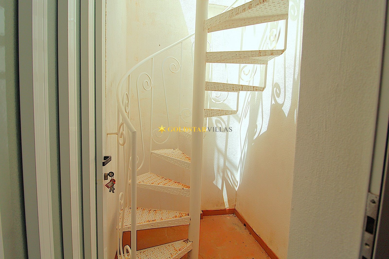 Three floor corner townhouse