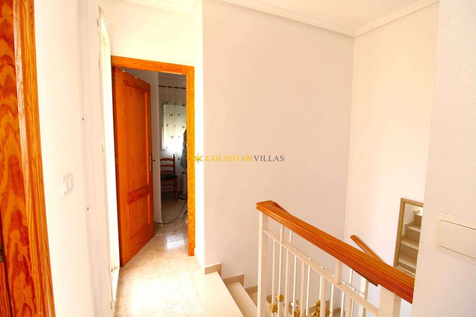 Three floor corner townhouse
