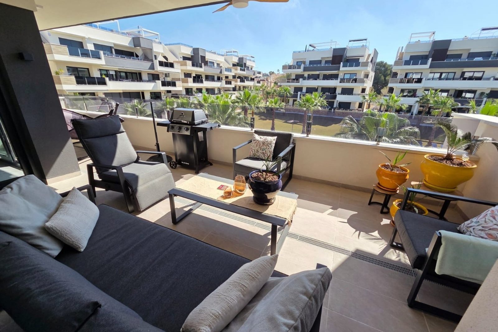 Modern Luxury Apartment in Los Altos,
