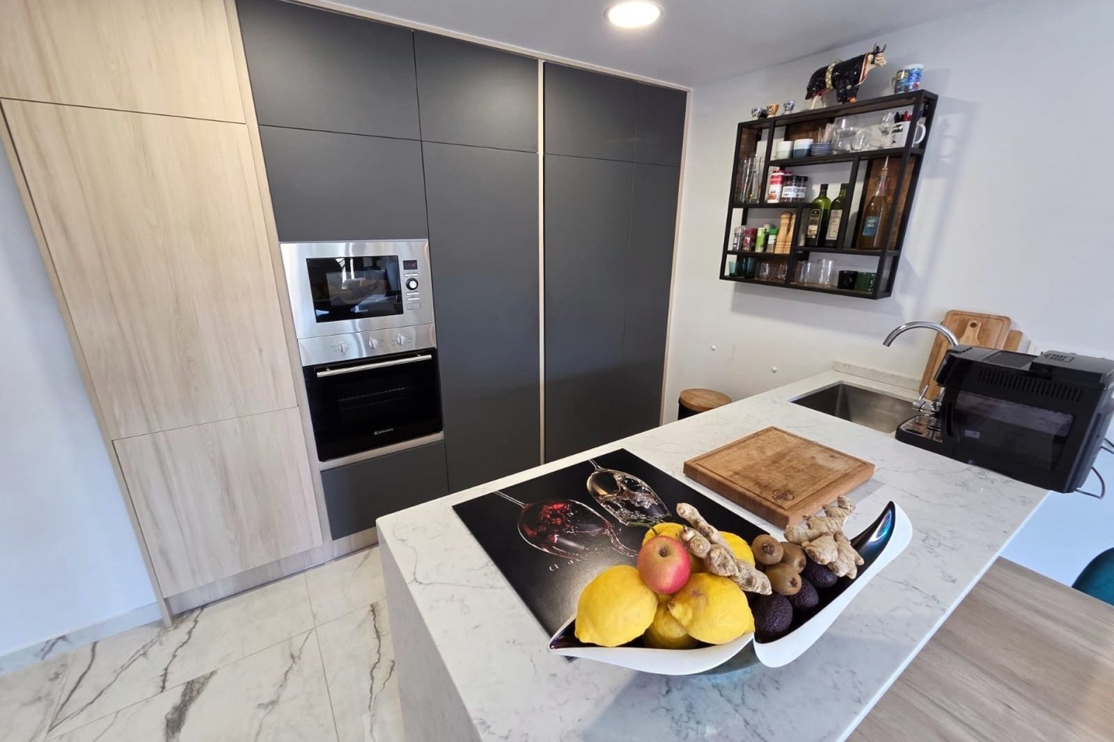 Modern Luxury Apartment in Los Altos,