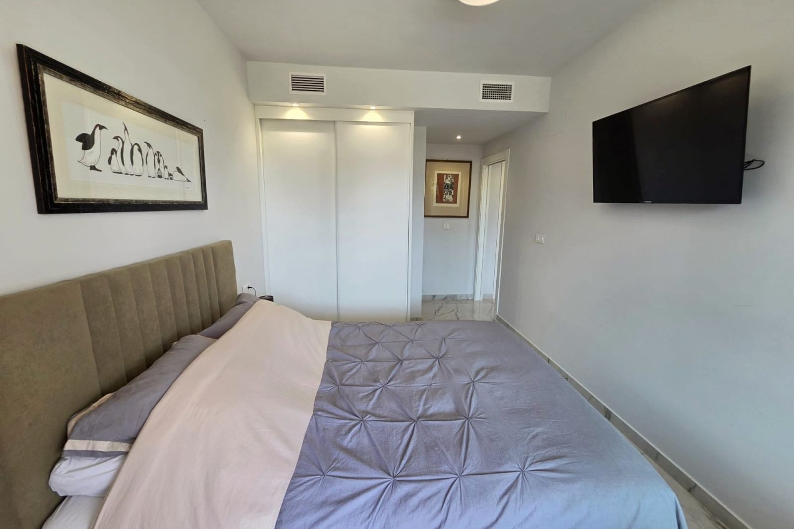 Modern Luxury Apartment in Los Altos,