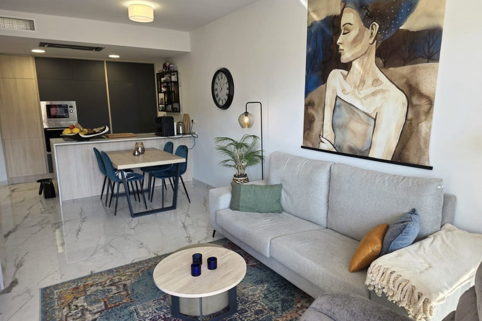 Modern Luxury Apartment in Los Altos,
